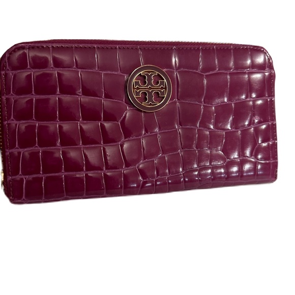 Tory Burch Handbags - EUC Tory Burch Croco Embosed Purple Zip Around Multiple Compartment Wallet